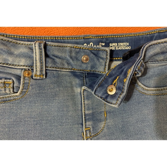 Cat & Jack Girls Jean Shorts - Picture 3 of 5